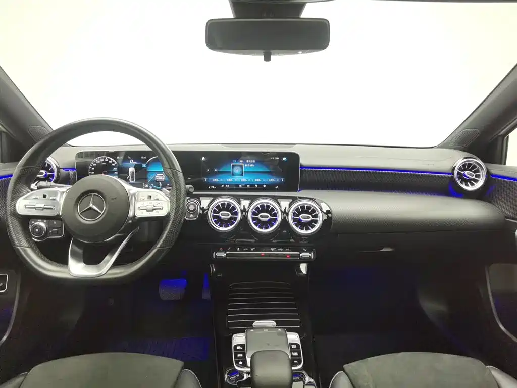 Mercedes-Benz A-Class 2020 A 200 L Sport Sedan фото 5