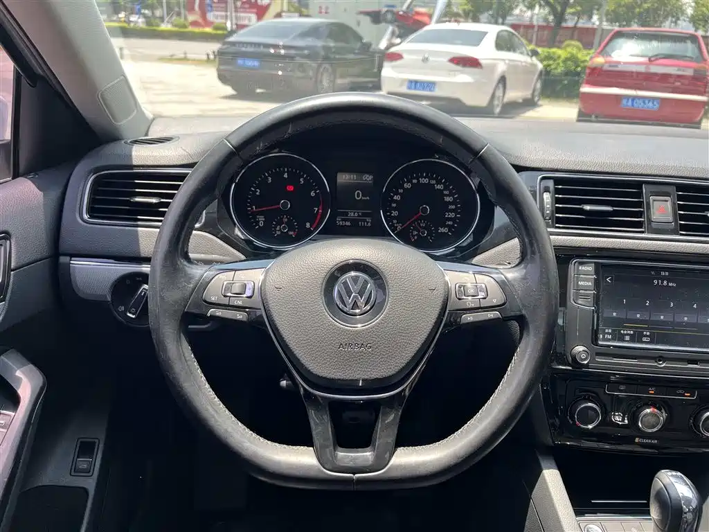 Volkswagen Sagitar 2018 280TSI DSG Spark Edition фото 19