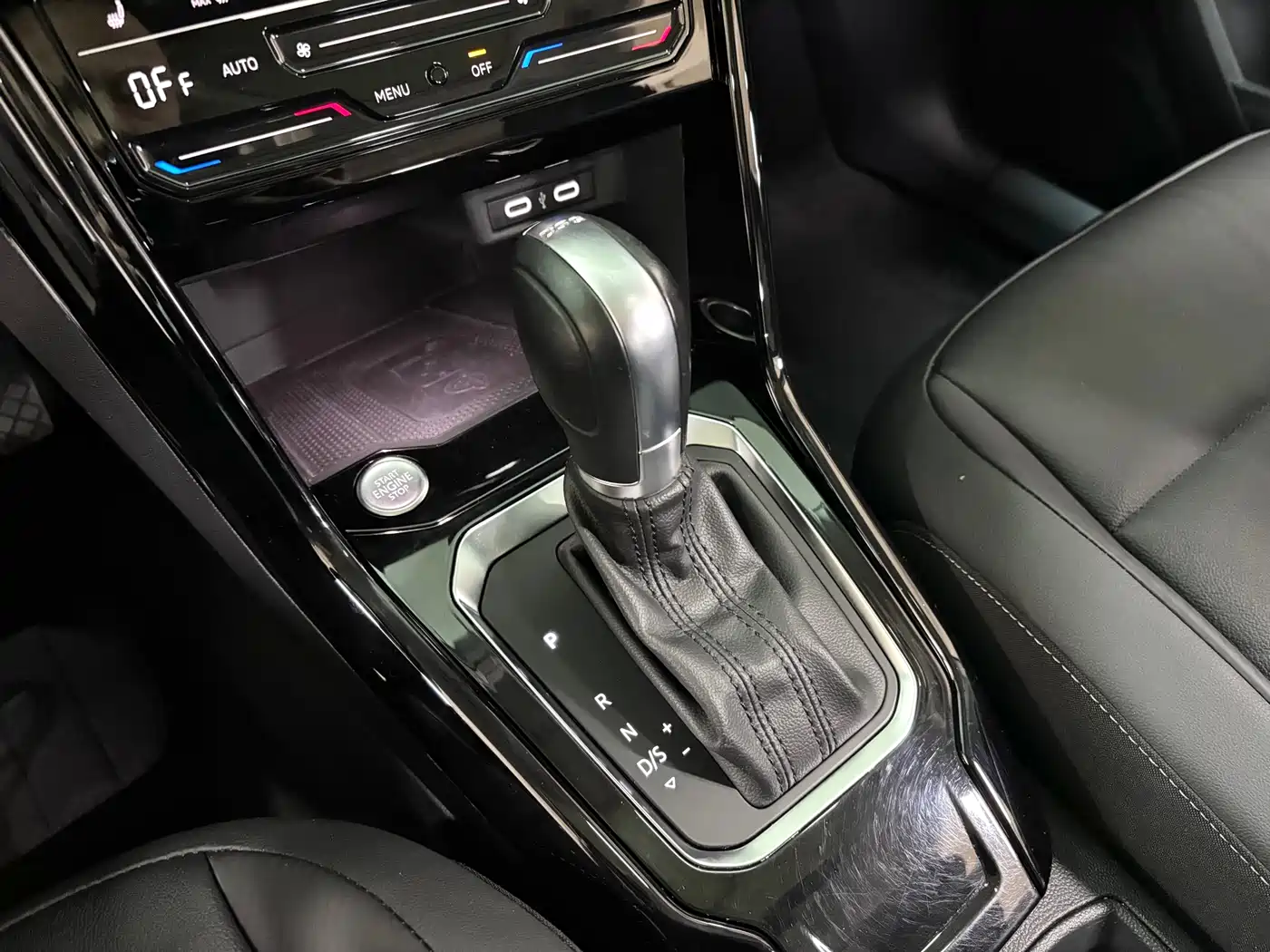 VOLKSWAGEN T ROC EXPLORING SONGS