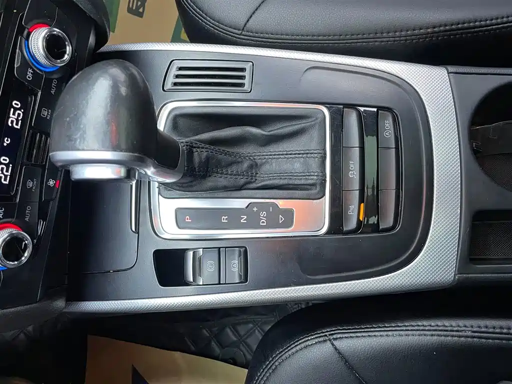 Audi A4L 2016 35 TFSI Automatic Standard фото 10