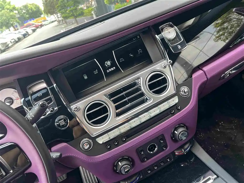 Фото 4 - Rolls-Royce Wraith
