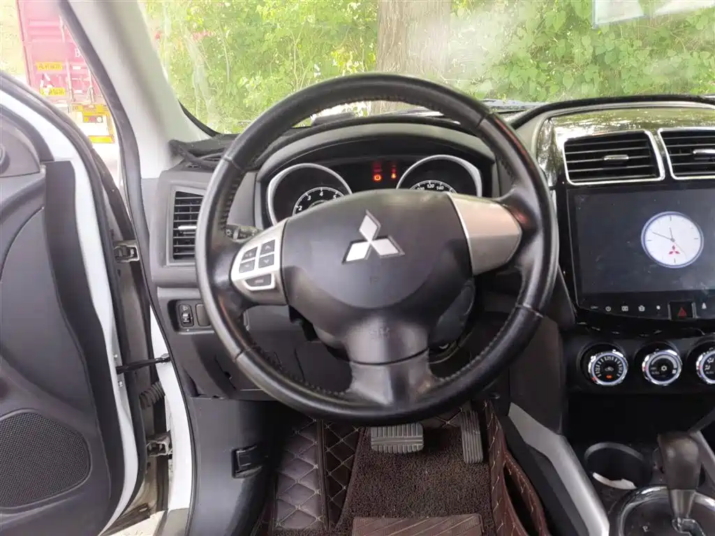 Mitsubishi ASX 2016 2.0L CVT 2WD Navigation Edition фото 7