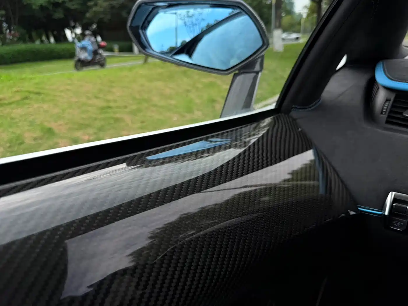 Lamborghini Aventador 2011 LP 700-4 фото 12