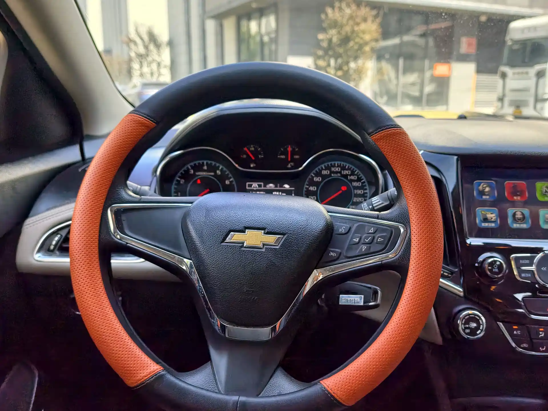 Photo 13 - Chevrolet Cruze