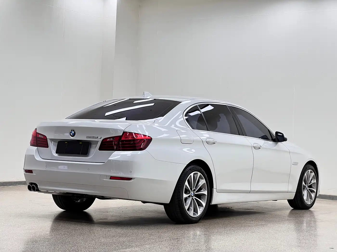 BMW 5 Series 2017 525Li Leading Edition фото 5