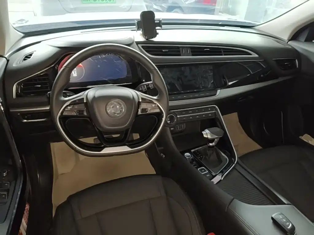 Dongfeng Aeolus Dongfeng Fengshen AX7 2019 2019 1.6T Auto AI Navigation Type China V
