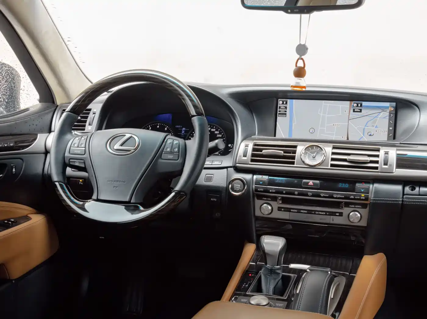 Lexus LS 2016 460L фото 5