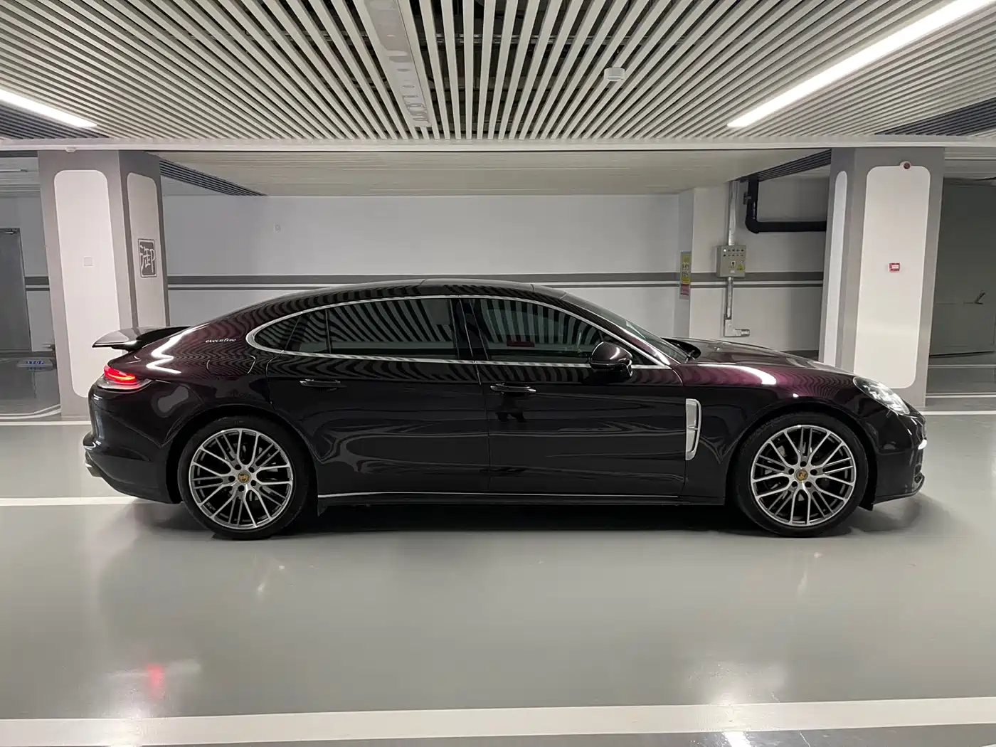 Porsche Panamera 2022 Panamera 4 Executive Long Wheelbase 2.9T фото 25