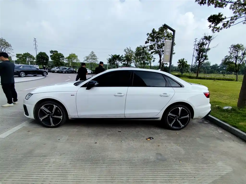 Audi A4L 2025 2024 40 TFSI Luxury Dynamic