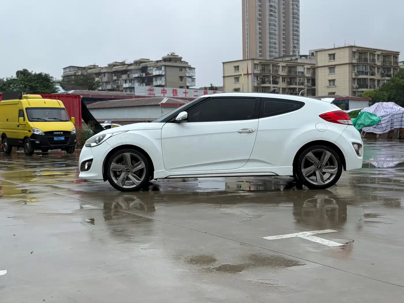Hyundai Veloster 2012 1.6T Automatic Premium фото 4