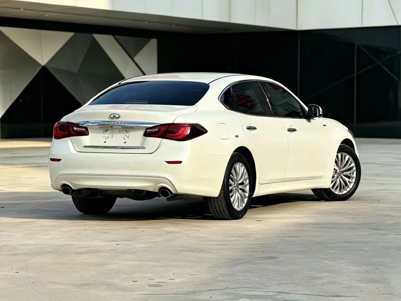 Infiniti Q70 2017 2017 Q70L 2.5L Enjoyment Edition