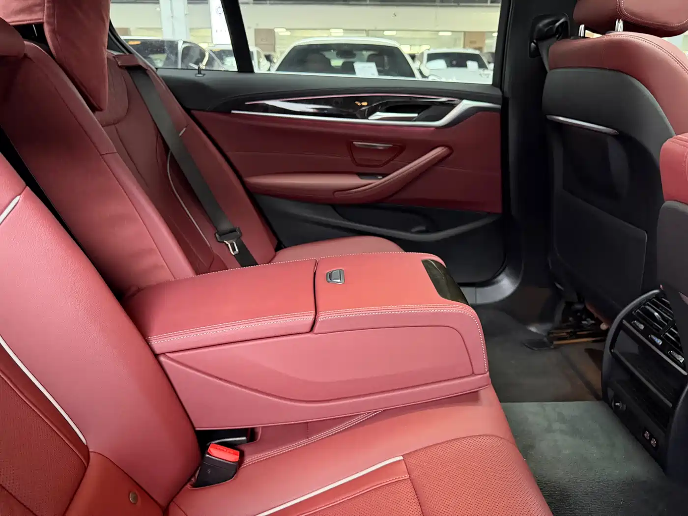 BMW 5 Series 2021 525Li M Sport Package фото 11