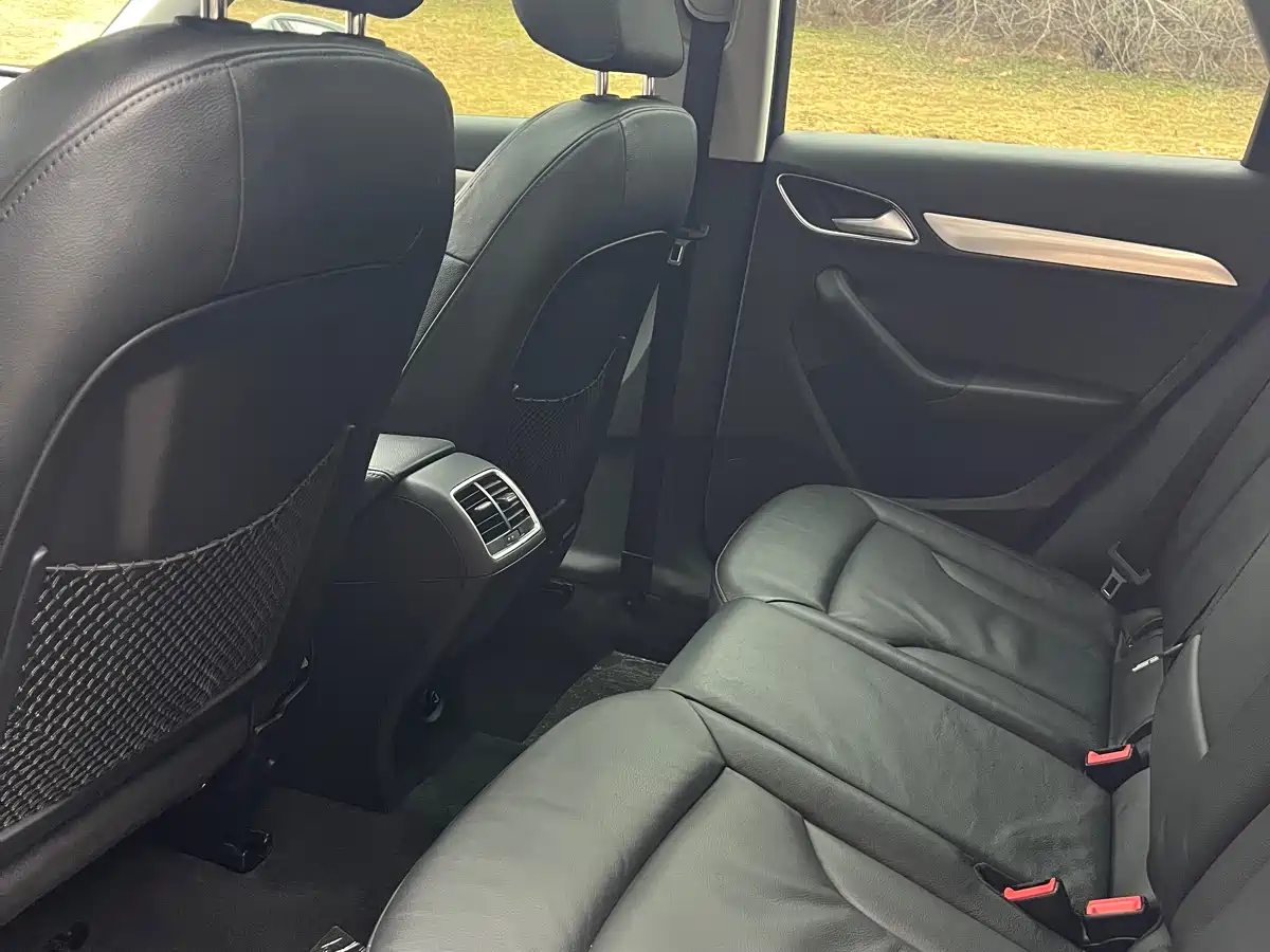 Audi Q3 2015 35 TFSI Comfort фото 8