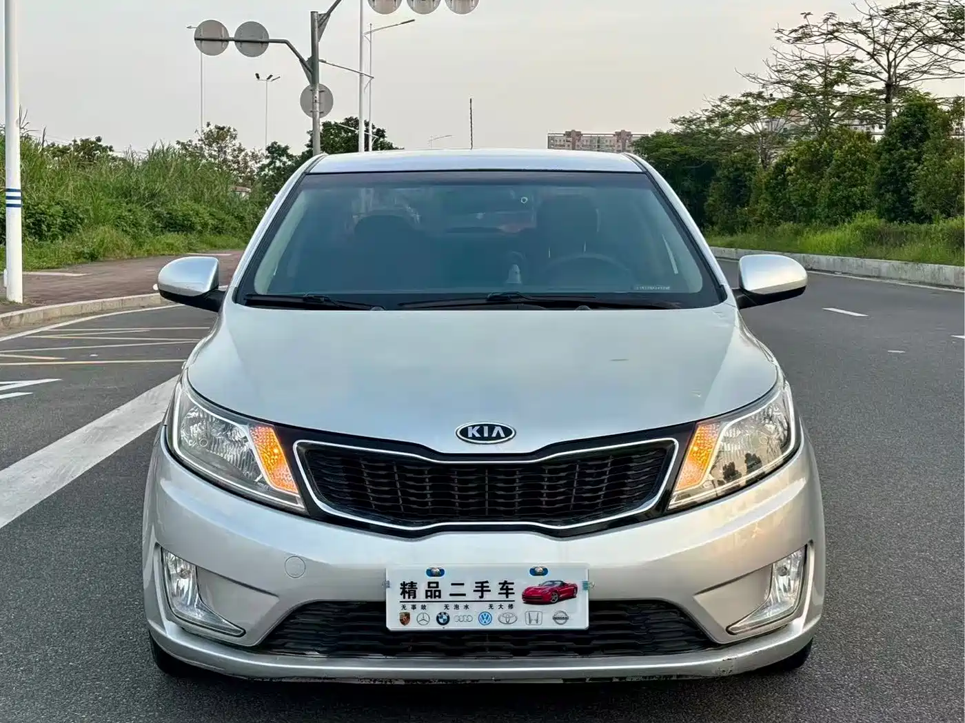 Kia K2 2012 2012 Sedan 1.4L AT GLS Commemorative Edition