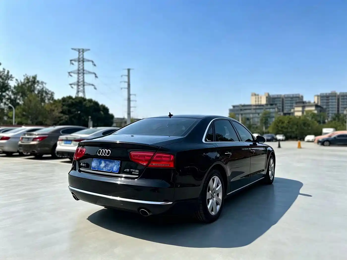 Фото 4 - Audi A8