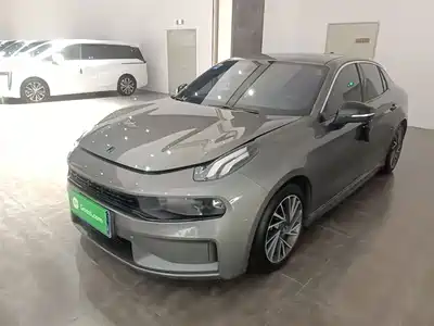 Lynk & Co 03
