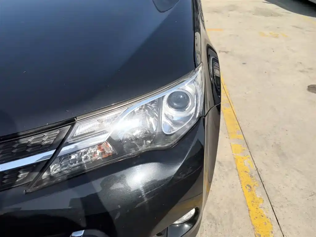 Toyota RAV4 Rongfang 2015 2.0L CVT 2WD Trend Edition фото 24