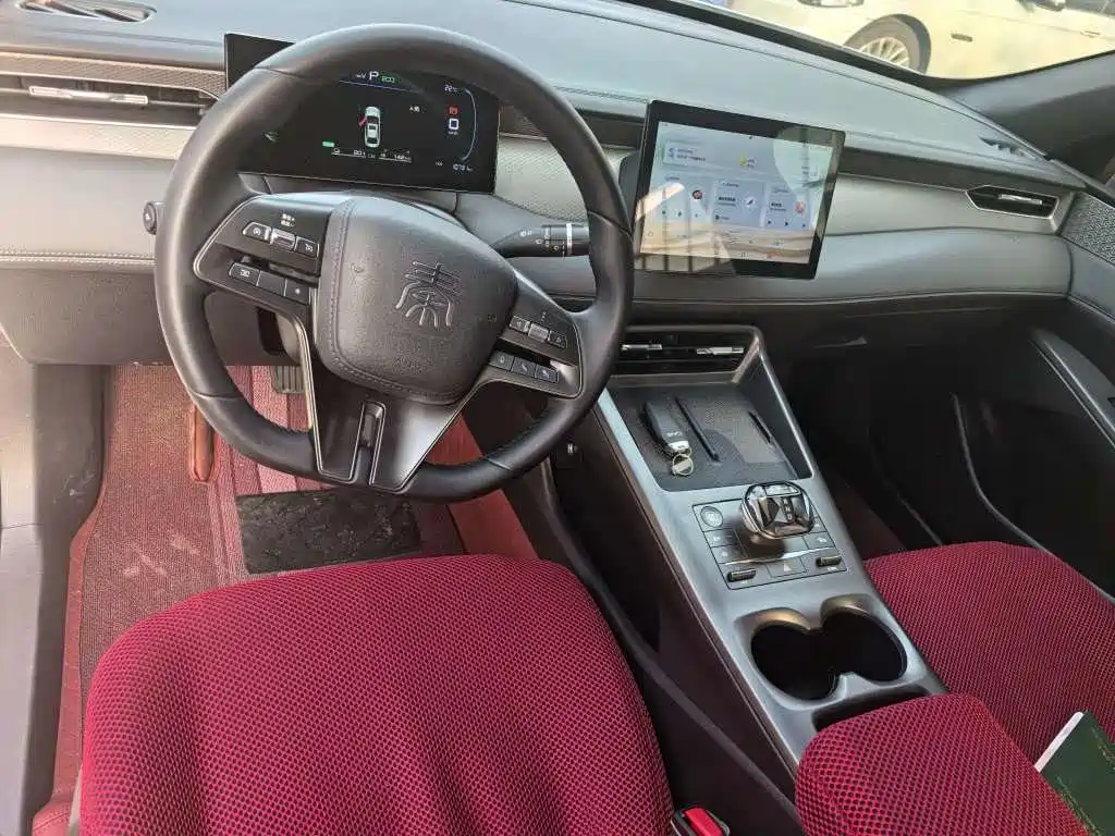 BYD Qin PLUS 2025 DM-i Smart Drive 55KM Leader фото 9