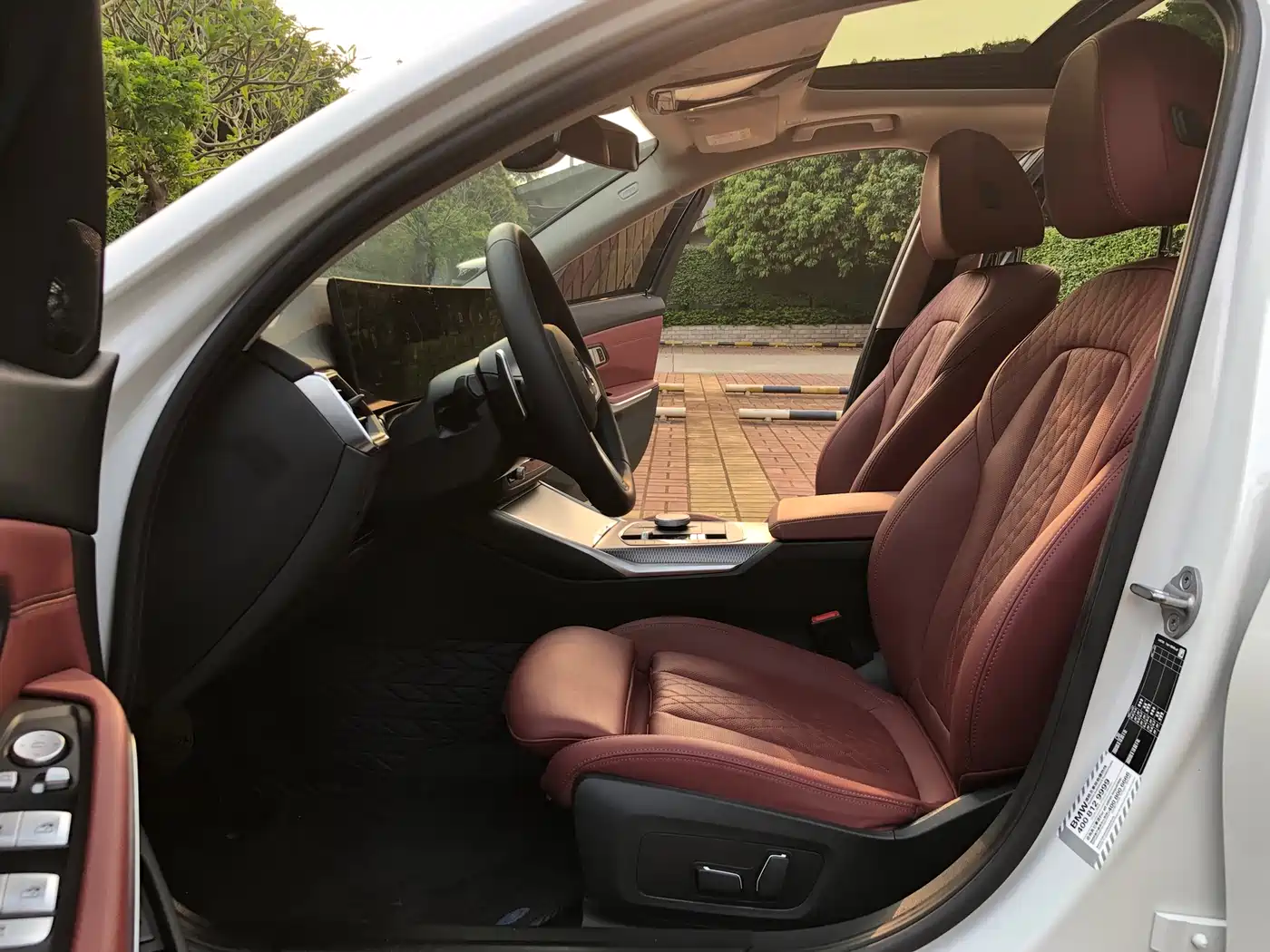 BMW 3 Series 2024 325Li M Sport Shadowline Package фото 9