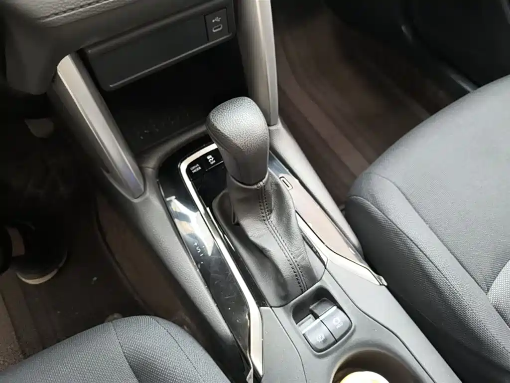 Toyota Frontlander 2024 2.0L Smart Hybrid Dual Engine Leading Edition фото 14