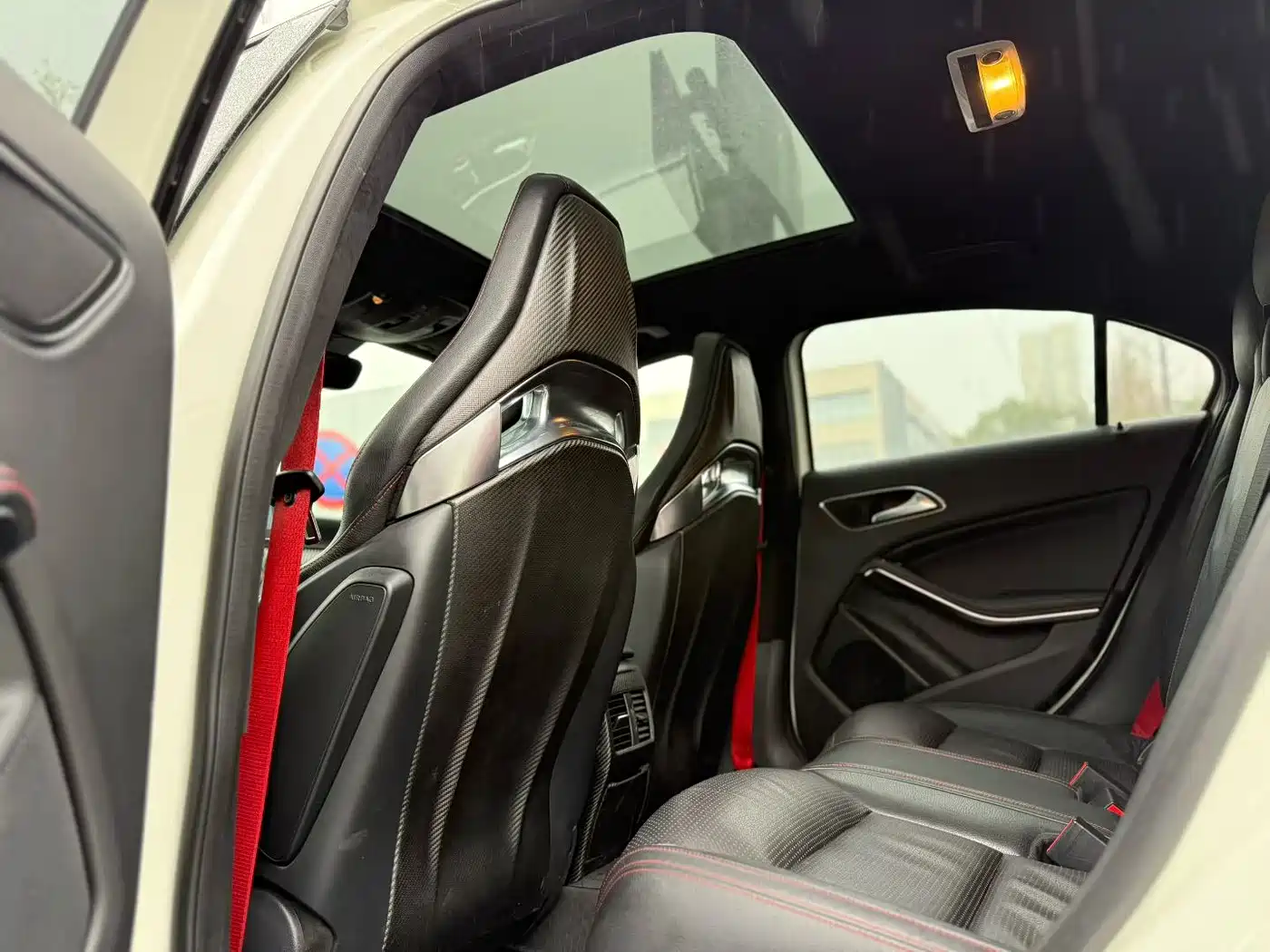 Mercedes-Benz A-Class AMG (Import) 2016 AMG A 45 4MATIC фото 4