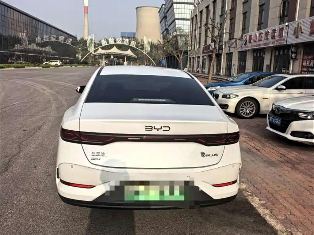 BYD Qin PLUS 2025 DM-i Smart Drive 55KM Leader фото 5