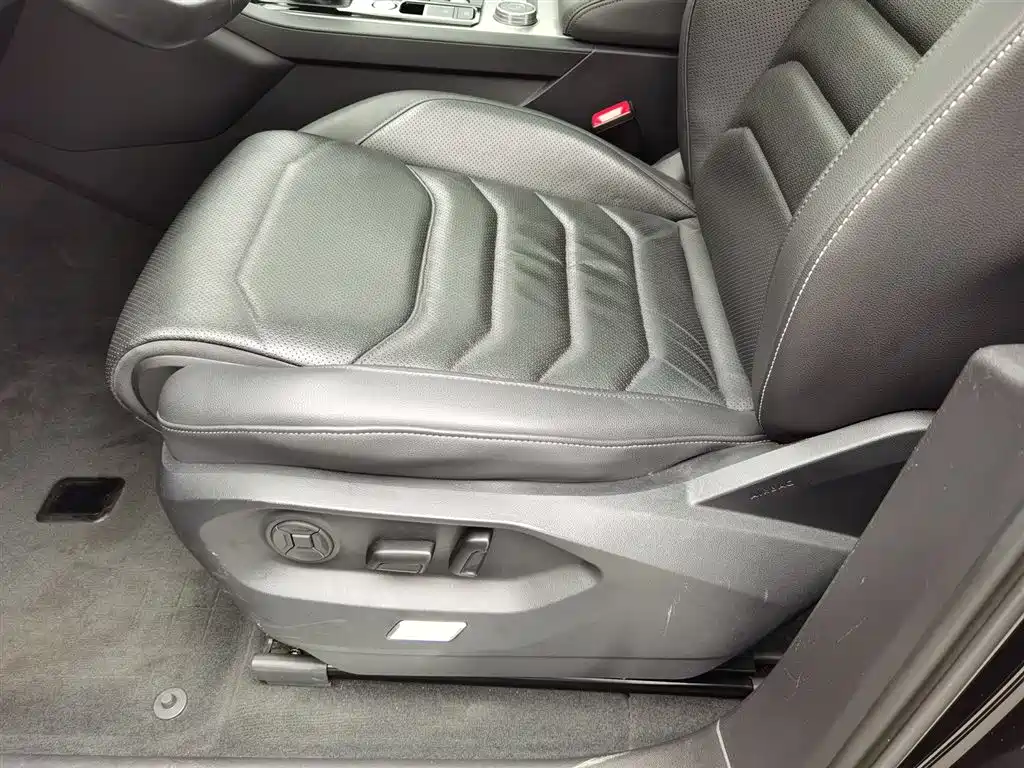 Volkswagen Touareg 2020 3.0TSI Enjoyment Edition China VI фото 20