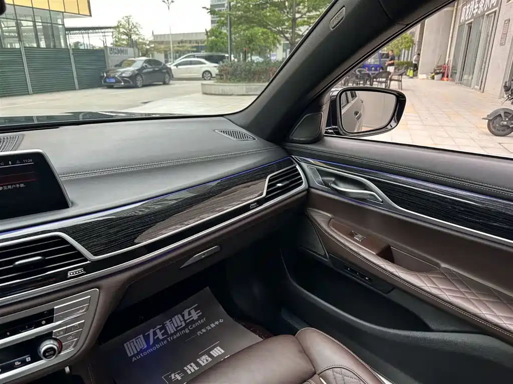 BMW 7 Series 2021 Model 730Li M Sport Package фото 17