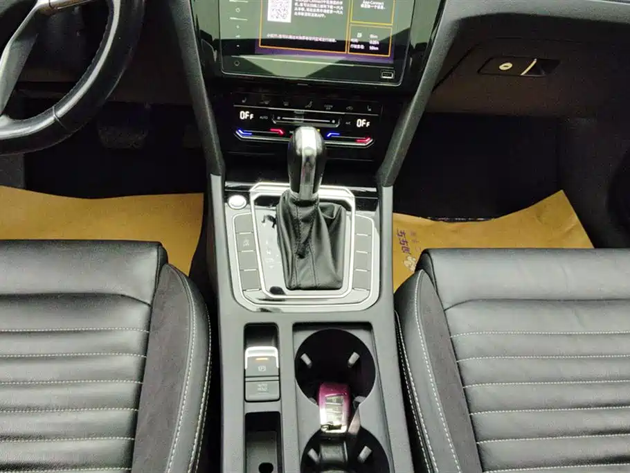 Volkswagen Magotan 2020 330TSI DSG Leading фото 14
