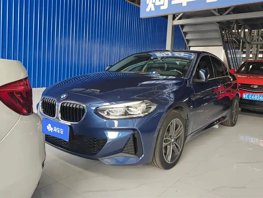 BMW 1 Series 2021 120i M Sport фото 2
