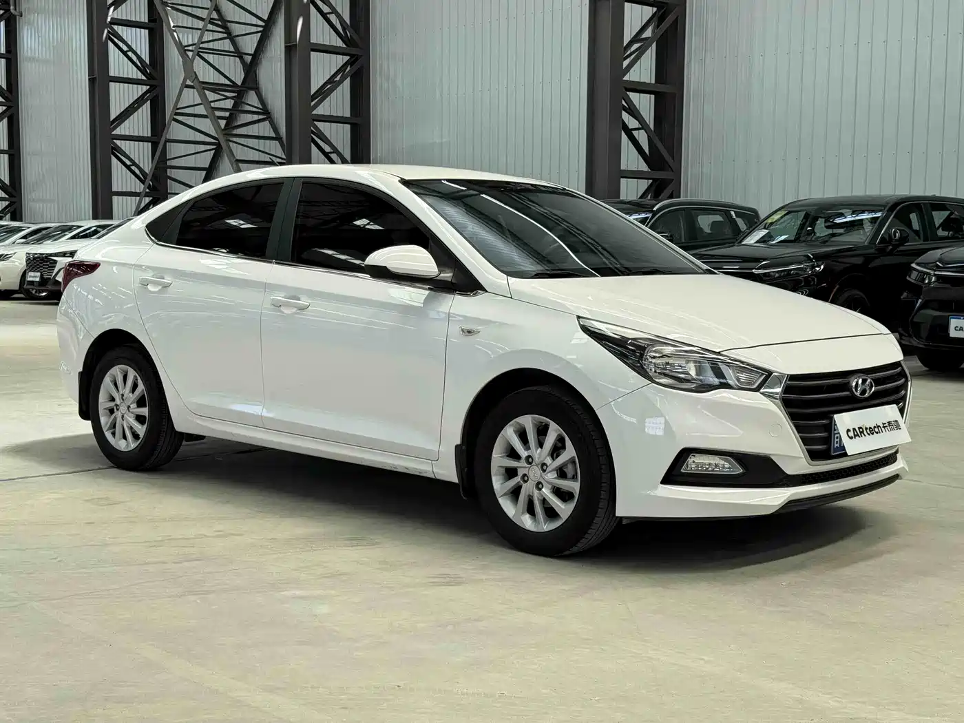 Hyundai Verna 2016 1.4L Automatic Cool Edition GLS фото 3