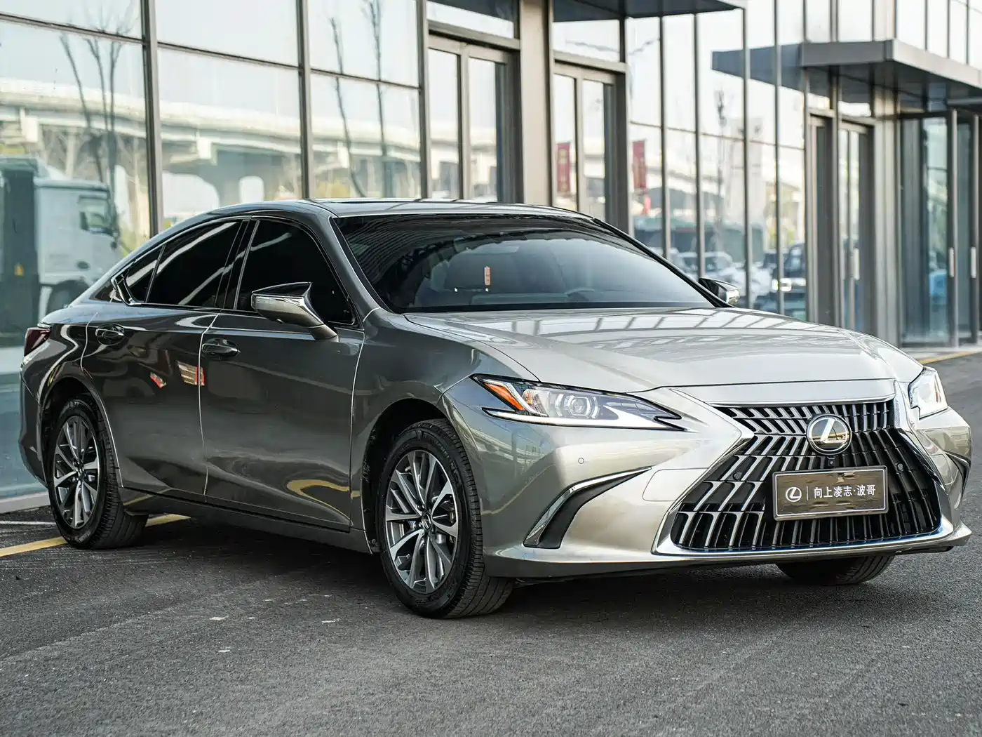 Lexus ES 2024 200 Premium Edition фото 3