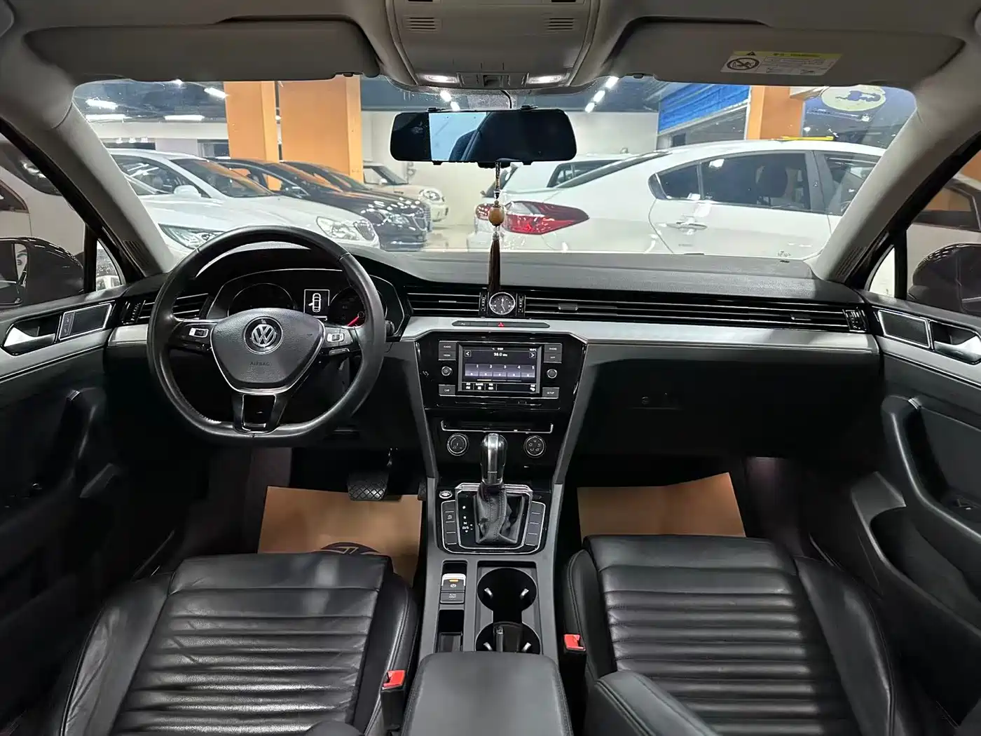 Volkswagen Magotan 2018 330TSI DSG Leading фото 4