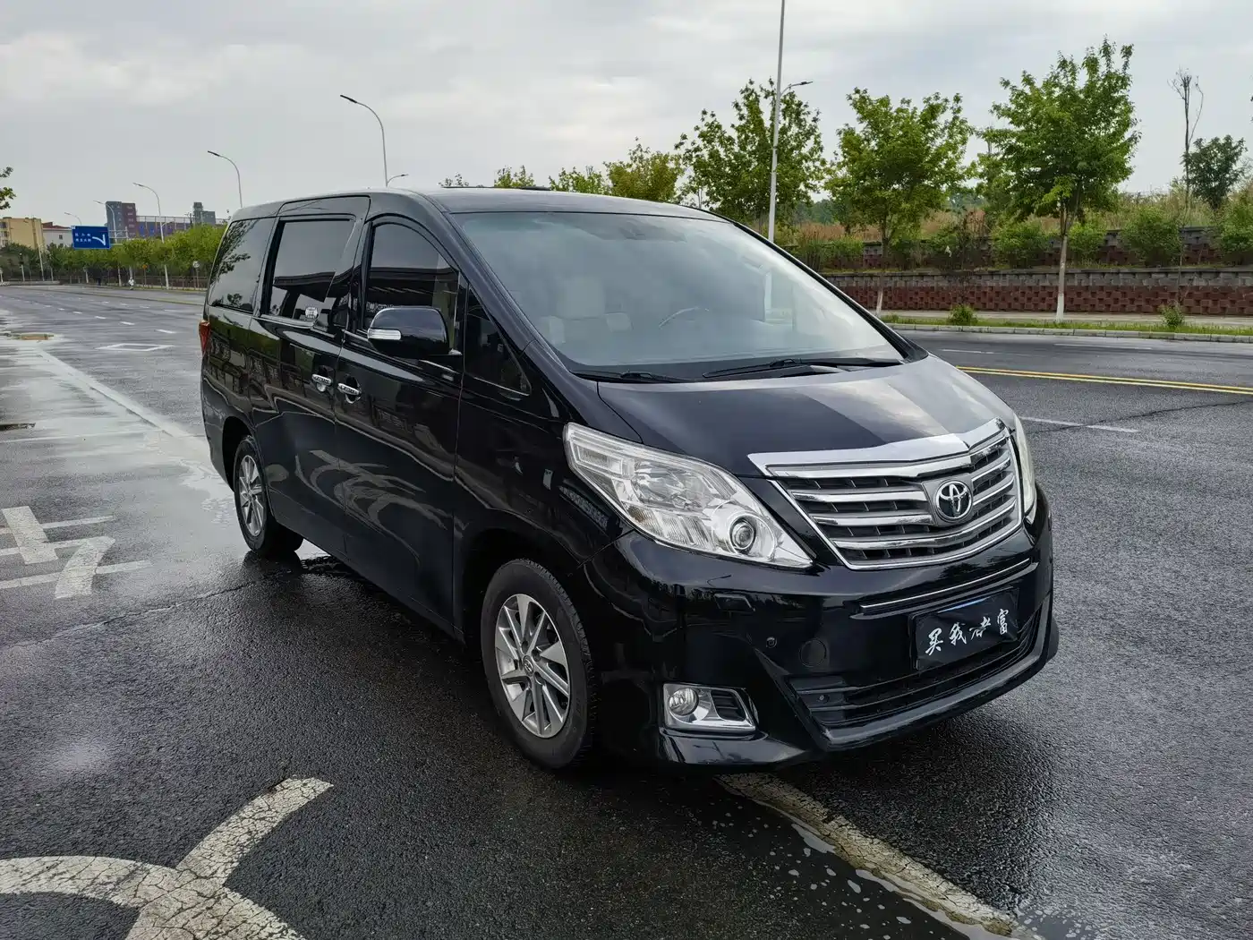 Toyota Alphard 2012 3.5L Premium Edition фото 3