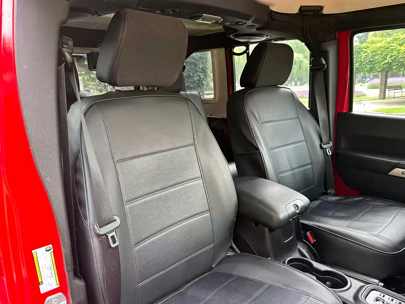 Photo 19 - Jeep Wrangler