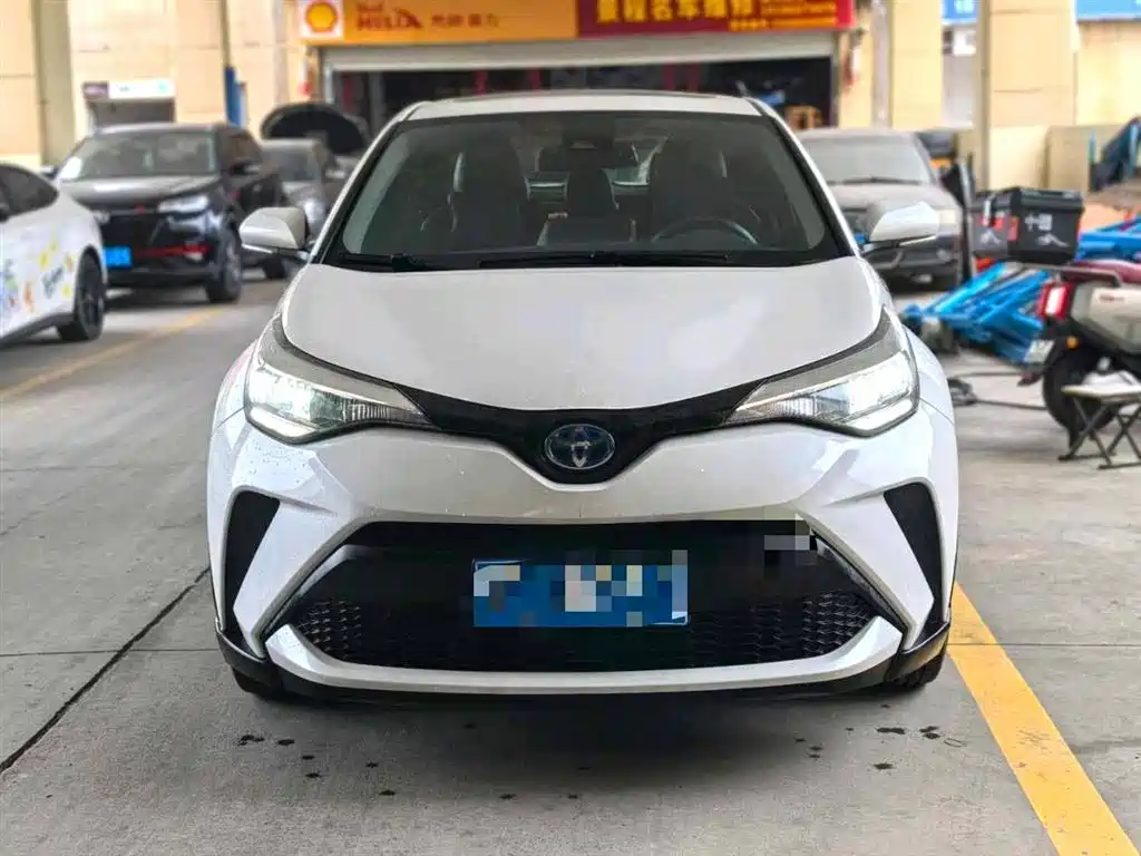 Toyota C-HR 2021 Dual Engine 2.0L E-CVT Comfort Edition фото 3