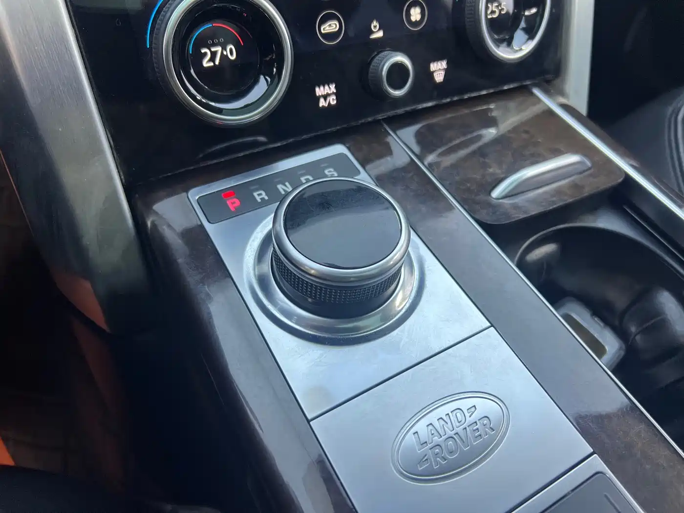 Land Rover Range Rover 2021 3.0 L6 Golden Age Edition фото 14