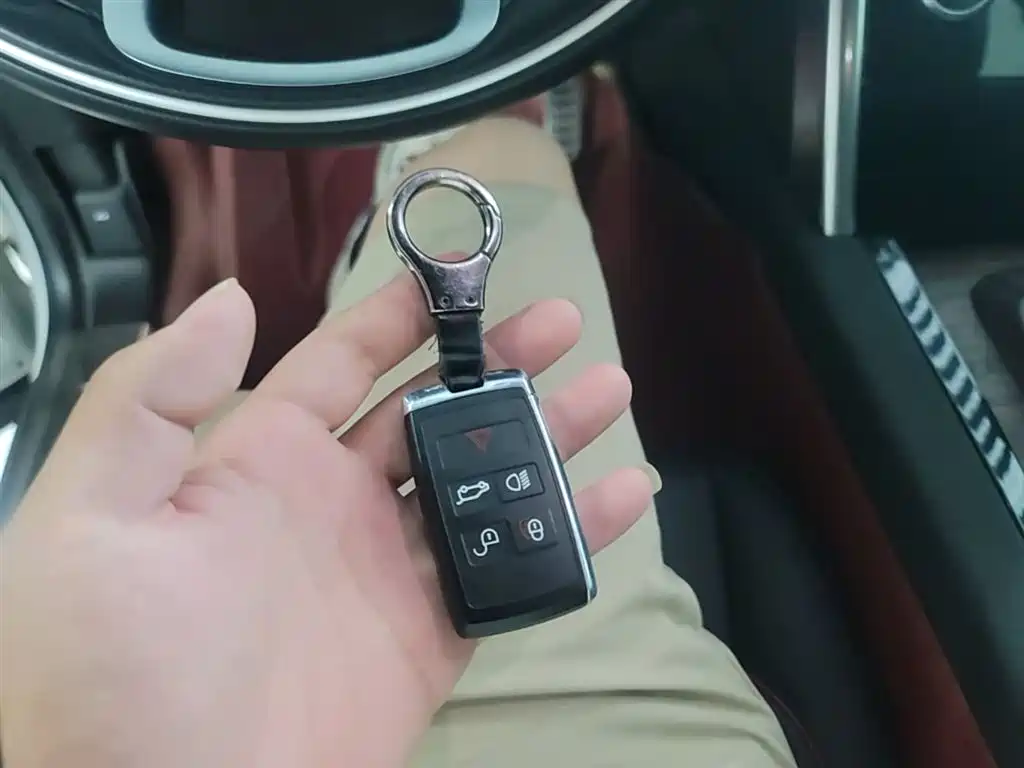 LAND ROVER DISCOVER SPORTS