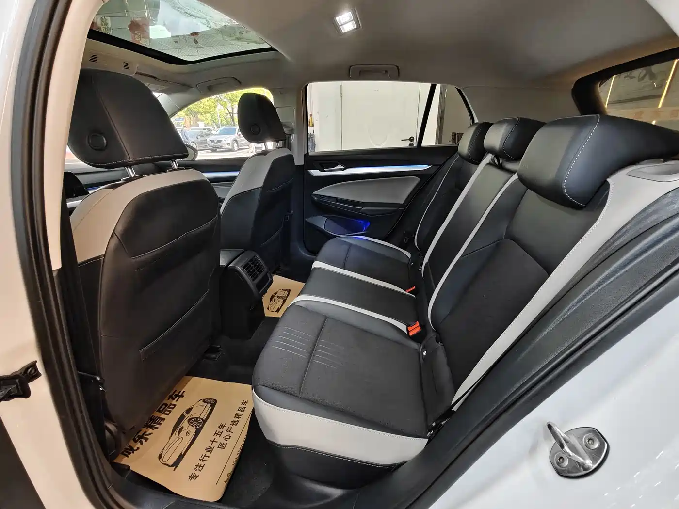 Volkswagen Golf 2023 280TSI DSG Pro фото 8