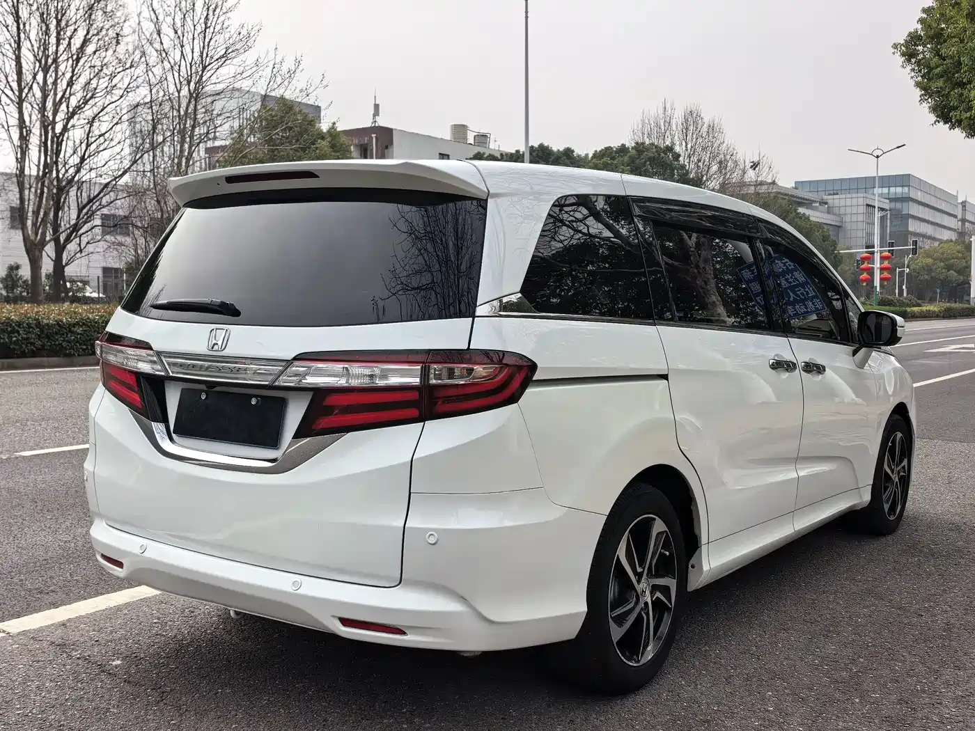 Honda Odyssey 2015 Facelift 2.4L Smart Enjoyment Edition фото 4