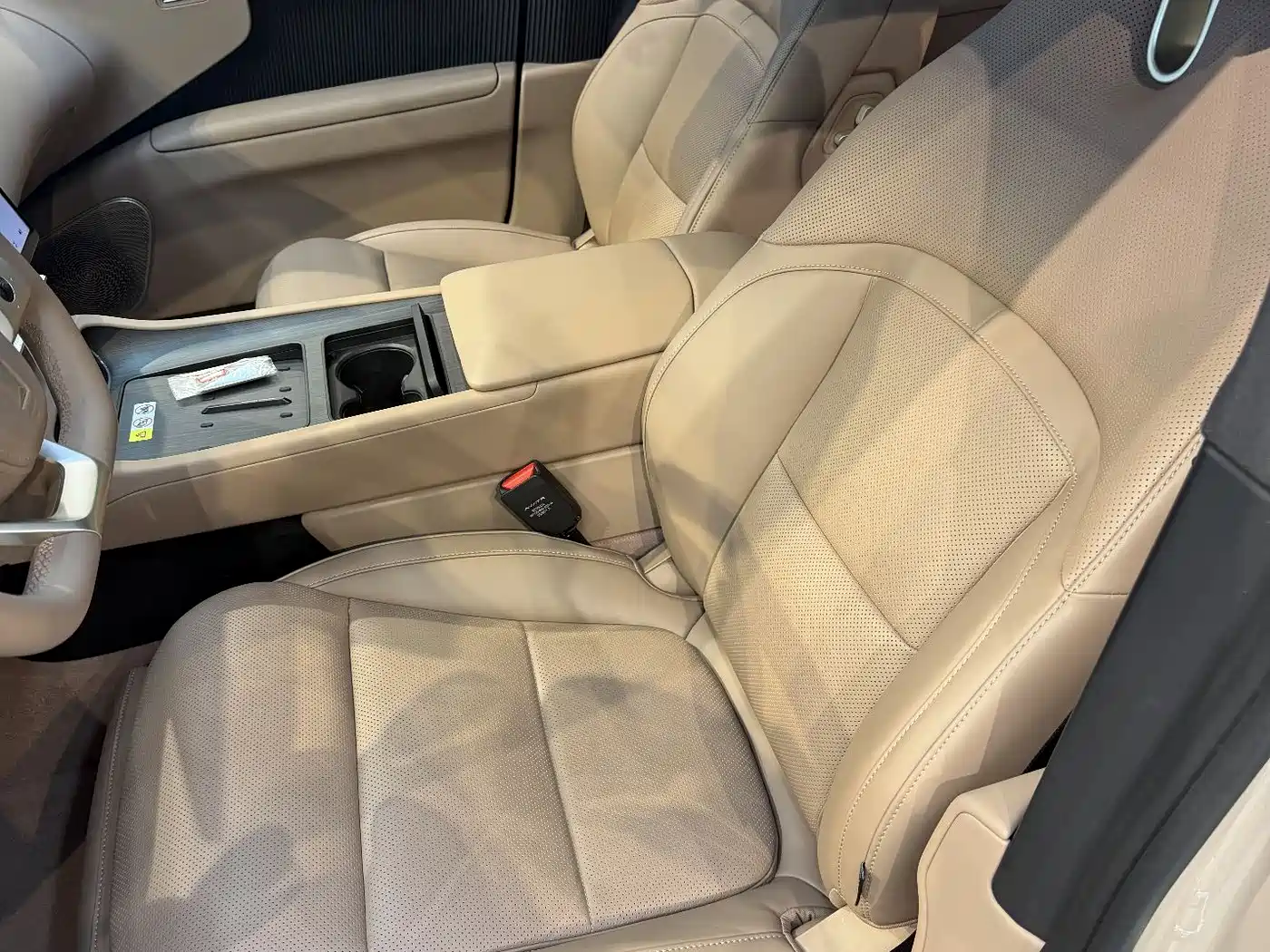 Avatr 12 2026 Pure Electric AWD 4-Seater фото 9