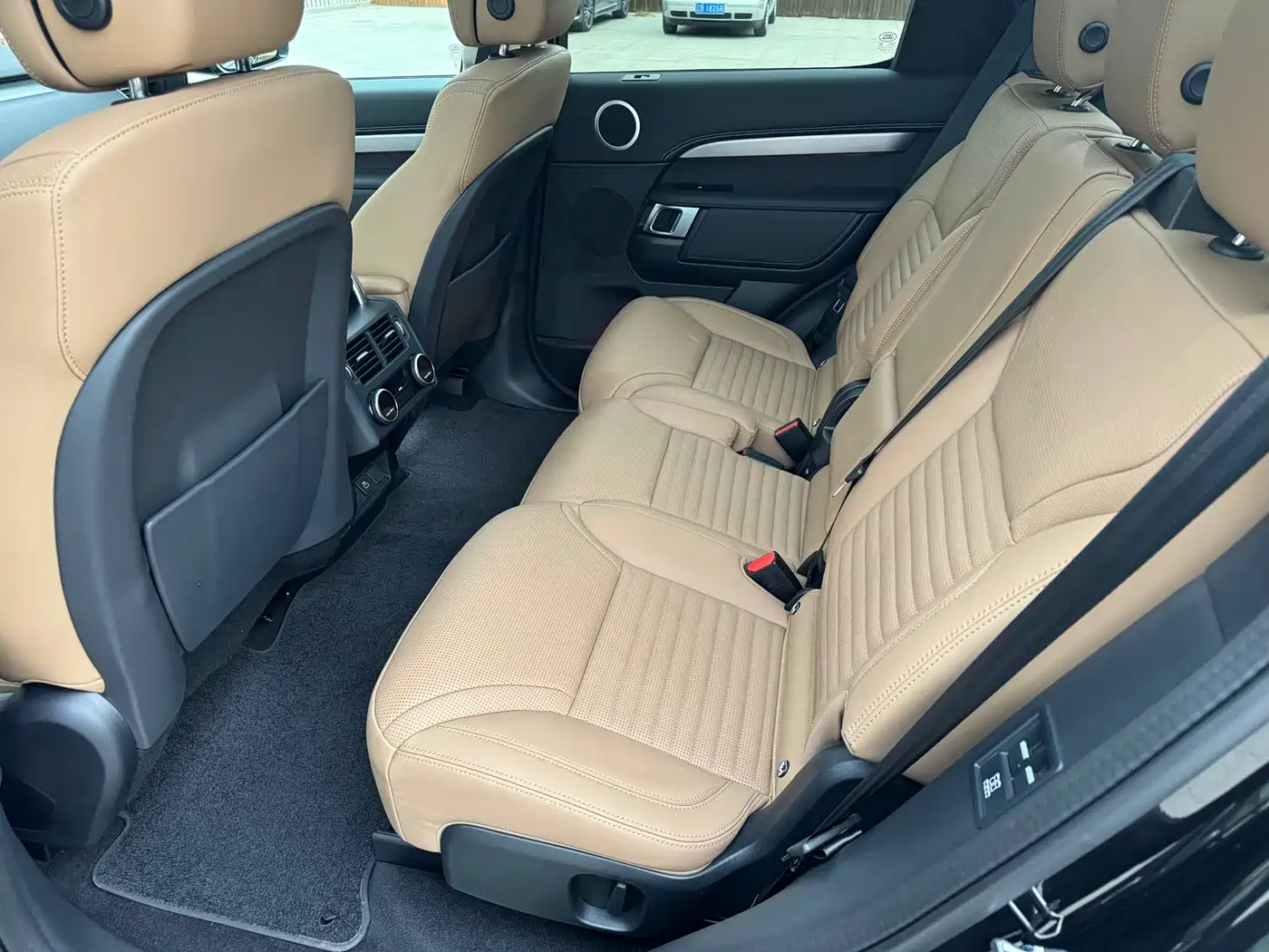 Land Rover Discovery 2024 Model 360PS Dynamic HSE фото 6