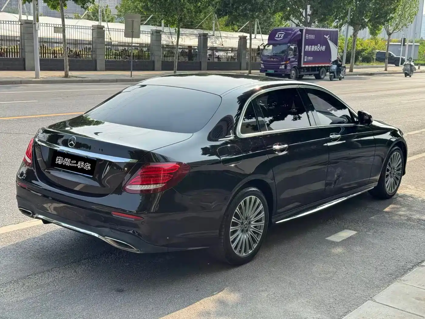 Mercedes-Benz E-Class 2017 E 300 L Sport Fashion фото 7