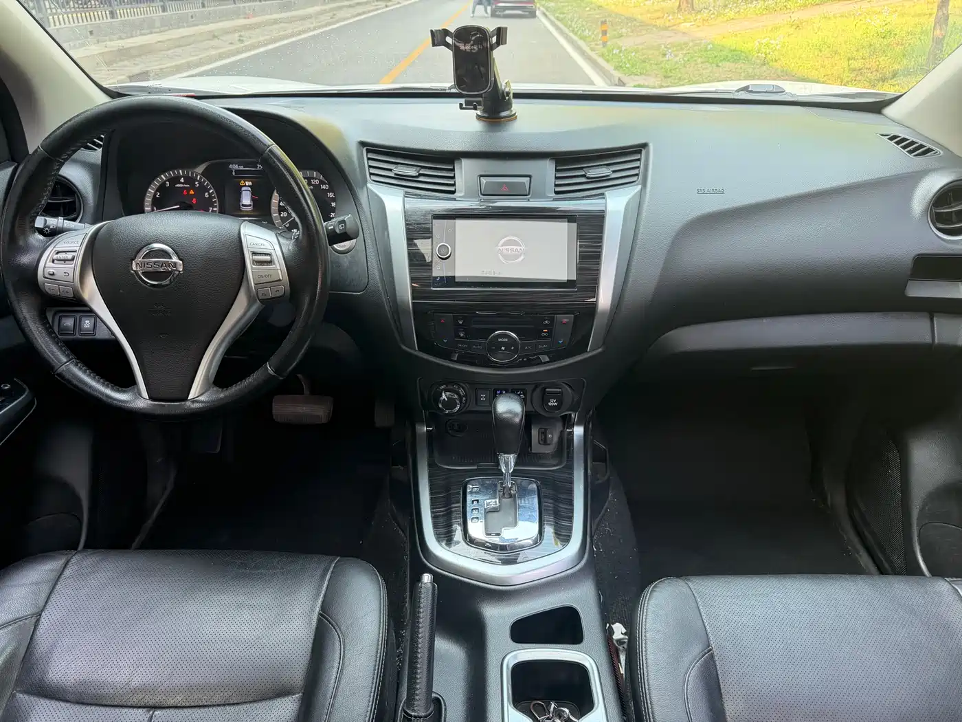 Nissan Terra 2018 2.5L Automatic AWD Flagship фото 13