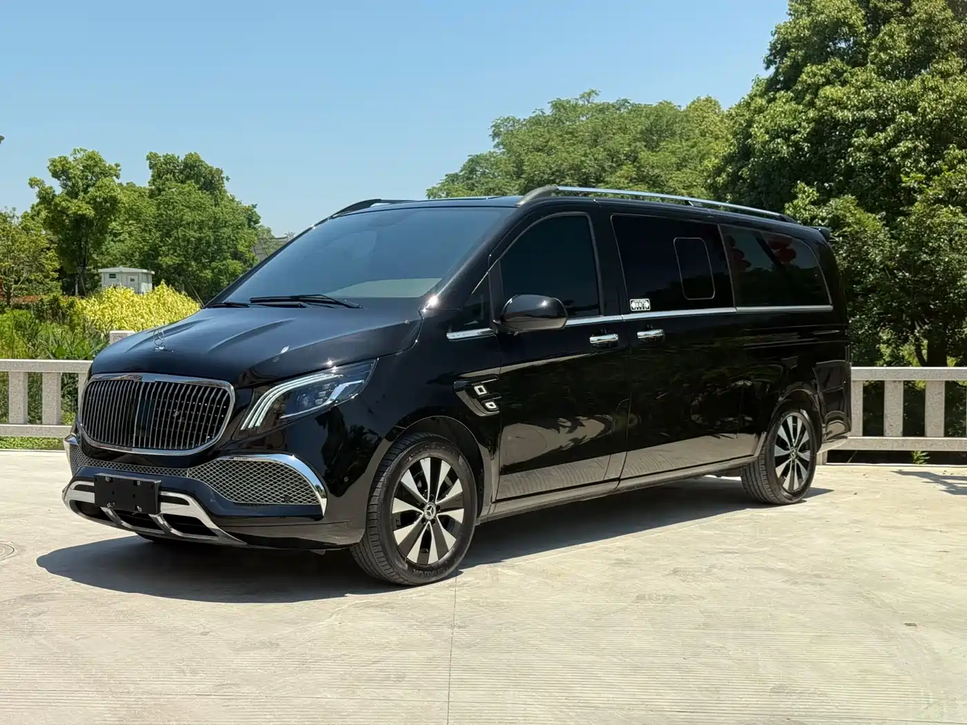 Mercedes-Benz Vito 2023 2.0T Business 7-Seater