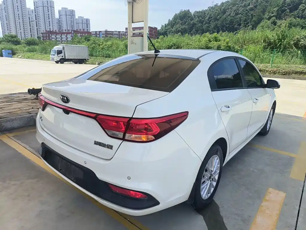 Kia K2 2018 2017 Sedan 1.4L AT GLS