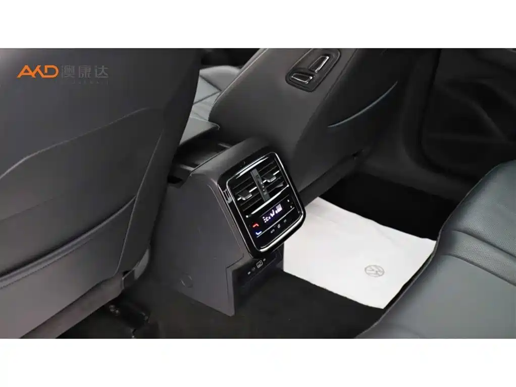 Volkswagen Passat New Energy 2022 430PHEV Hybrid Luxury Edition фото 9