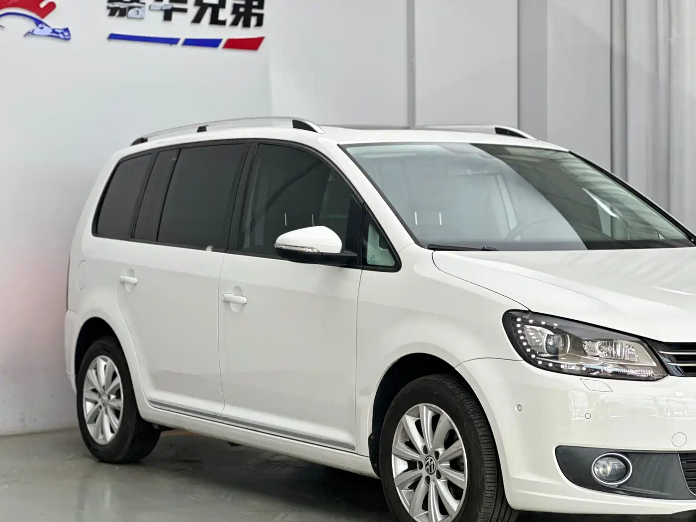 Volkswagen Touran 2015 1.4T DSG Flagship Edition 5-seater фото 7