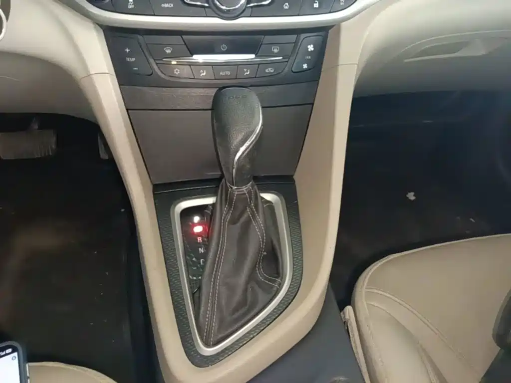 Фото 14 - Buick Excelle