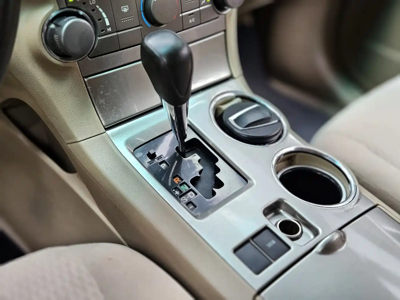 Toyota Highlander 2012 2.7L 2WD 5-seater Elite Edition фото 18